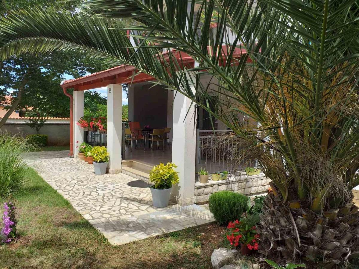 Apartment Nevia Fazana Exterior photo